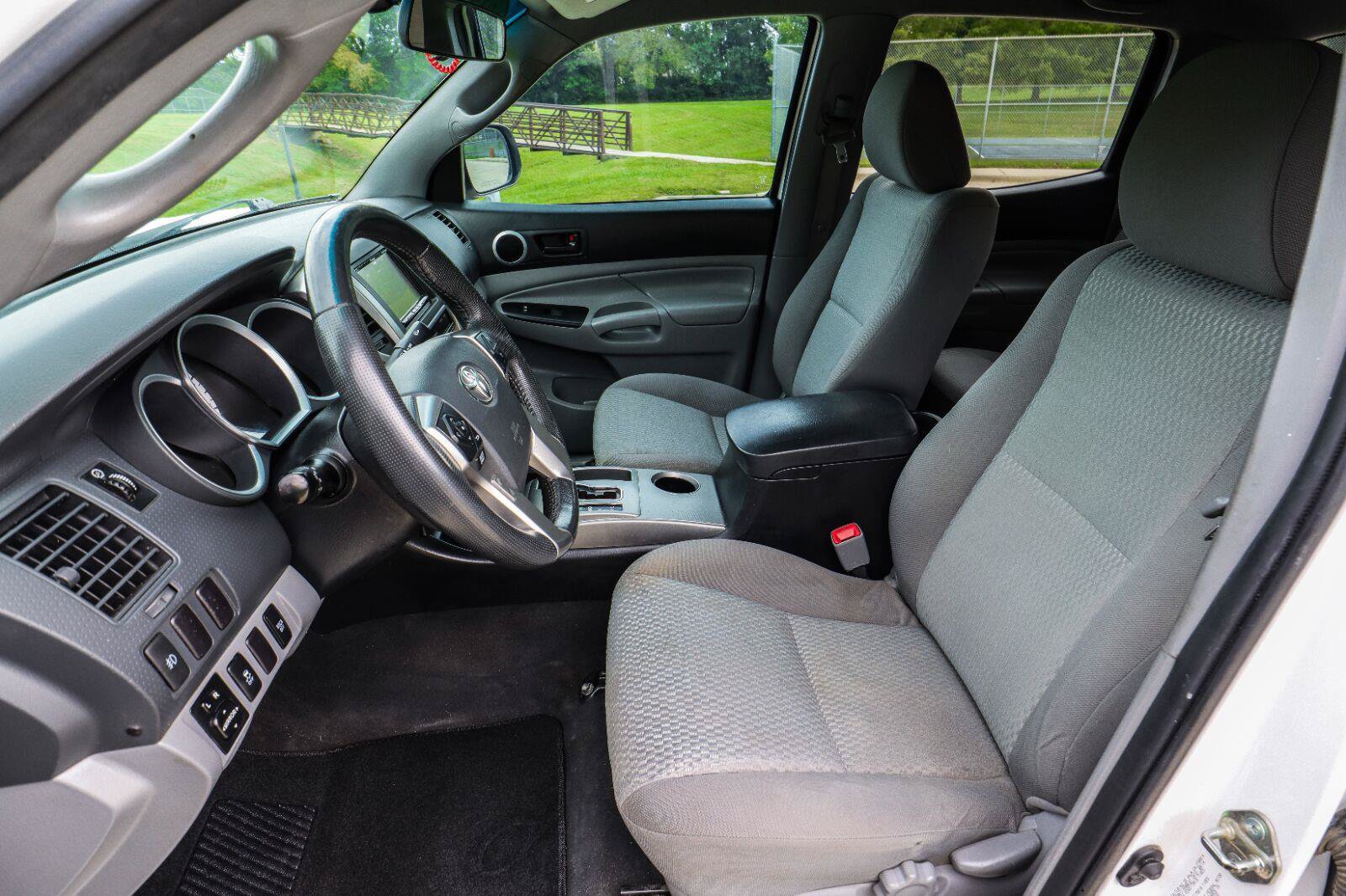 Used 2015 Toyota Tacoma 4x4 Double Cab w/ SR5 Package image 31