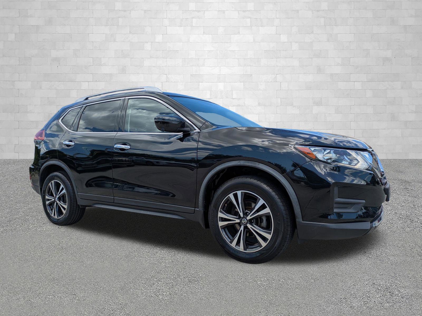 Used 2019 Nissan Rogue SV w/ Premium Package