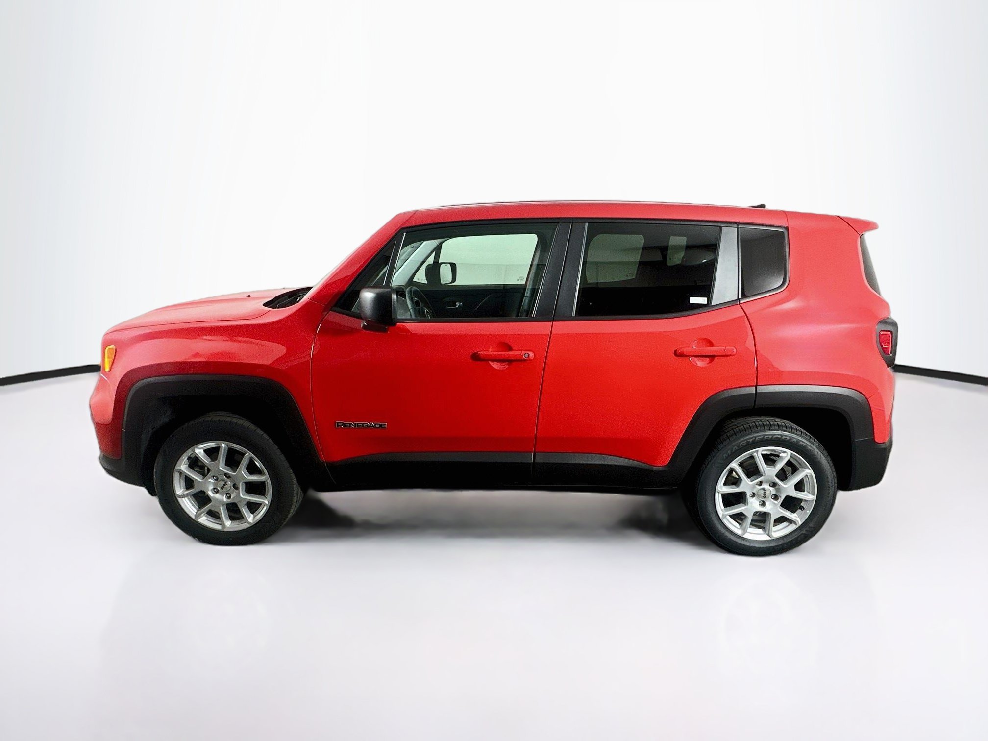 Used 2023 Jeep Renegade Latitude AWD/4WD image 4