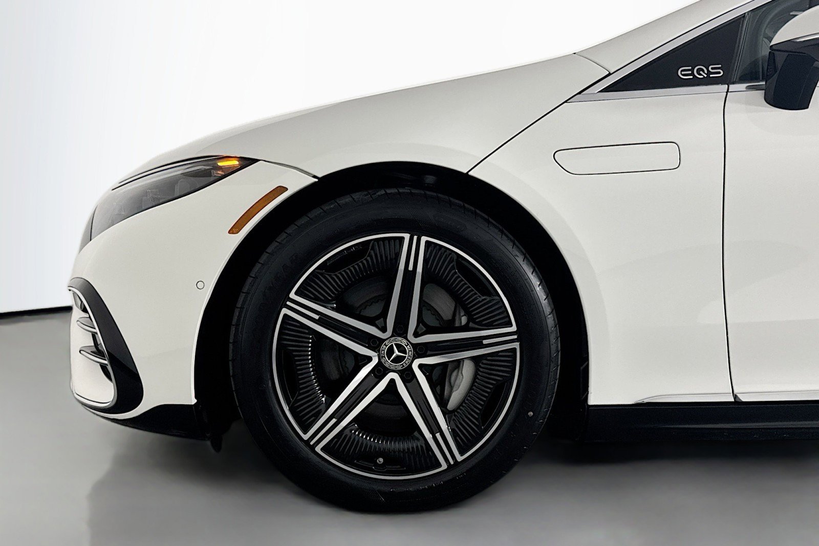 Certified 2023 Mercedes-Benz EQS 580 4MATIC Sedan image 11