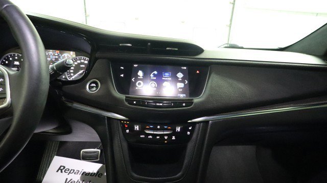 Used 2017 Cadillac XT5 Platinum w/ Driver Assist Package image 14