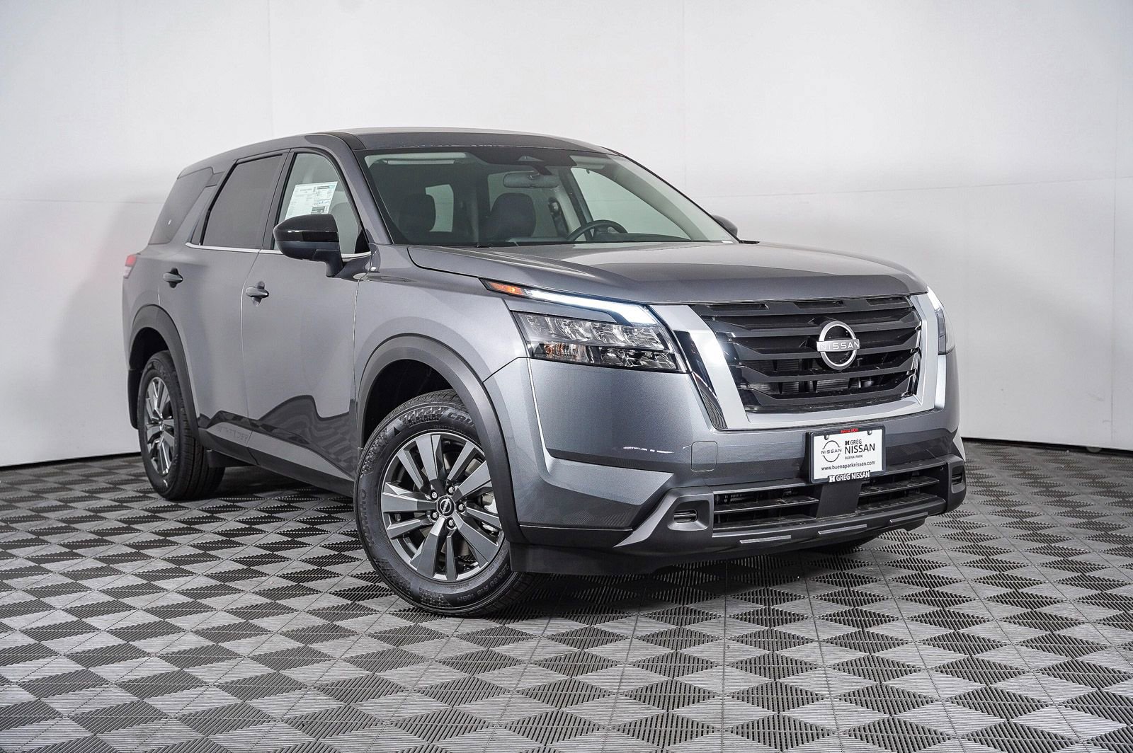 Certified 2025 Nissan Pathfinder S image 1