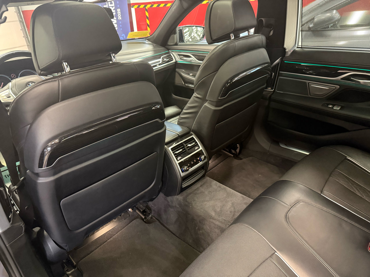 Used 2017 BMW 750i xDrive image 31