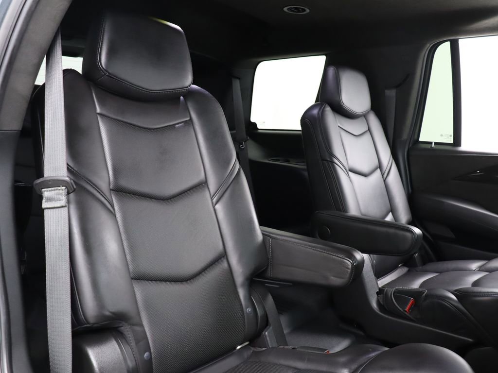 Used 2019 Cadillac Escalade Platinum image 32