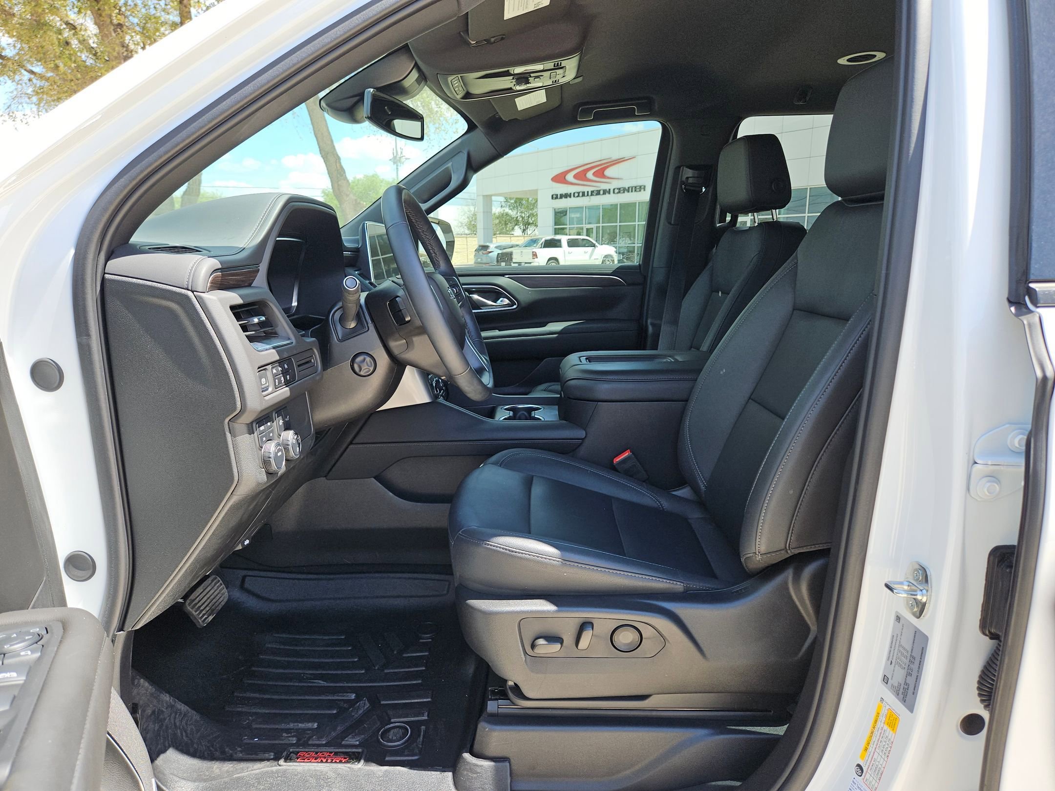 Certified 2024 Chevrolet Tahoe Z71 w/ Luxury Package image 9