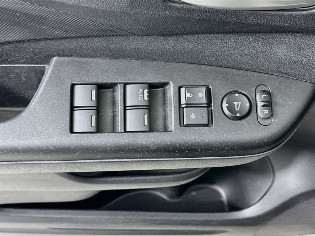 Used 2015 Honda CR-V LX image 18