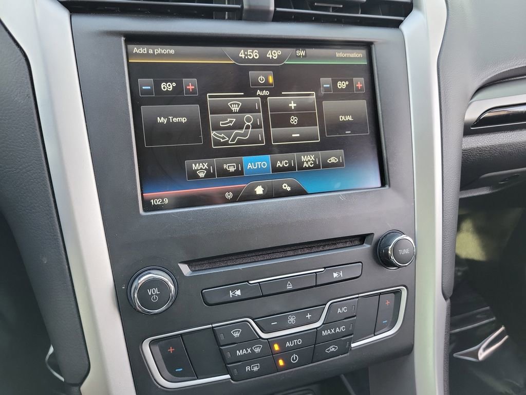 Used 2016 Ford Fusion SE image 27