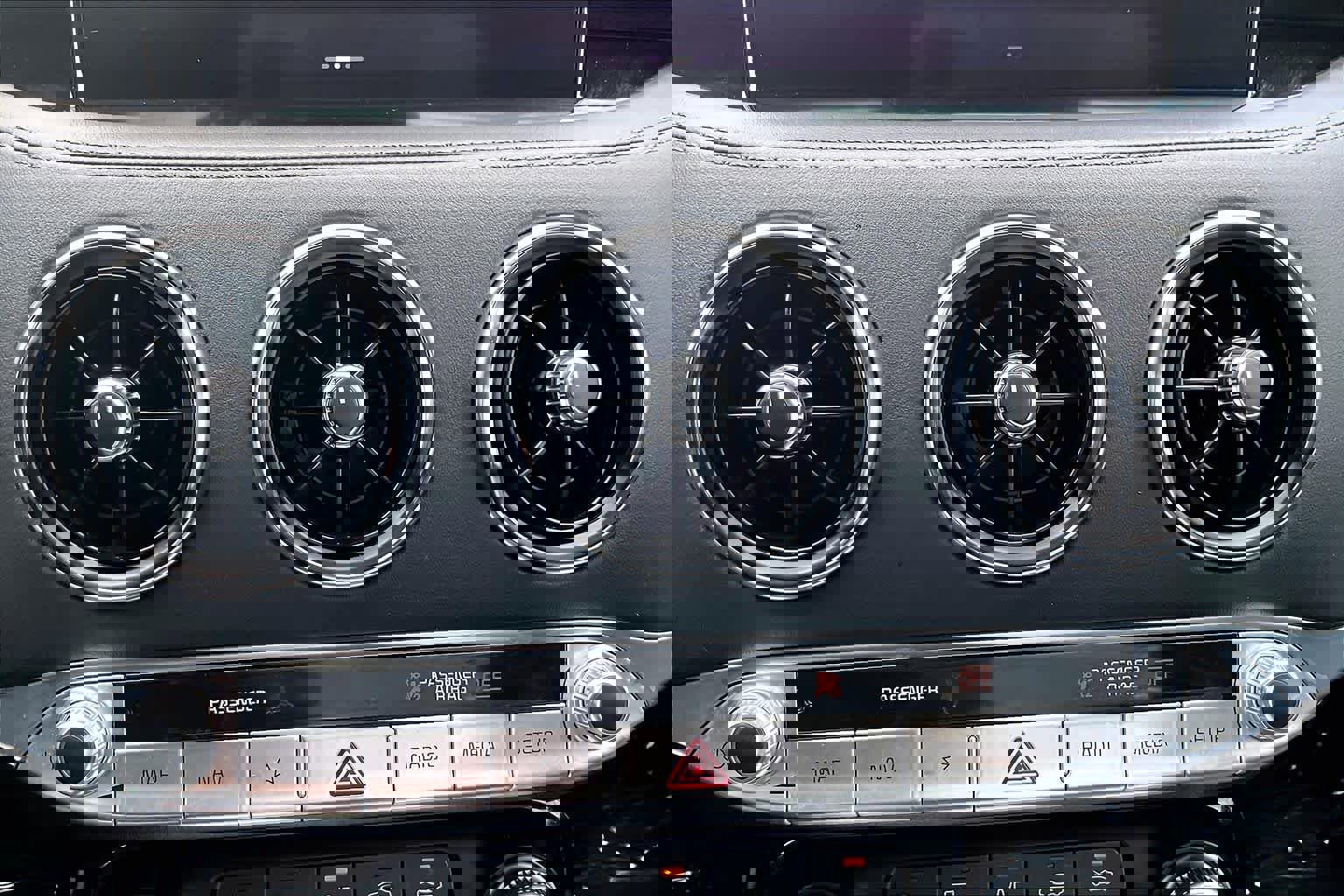 Used 2023 Kia Stinger GT2 image 33