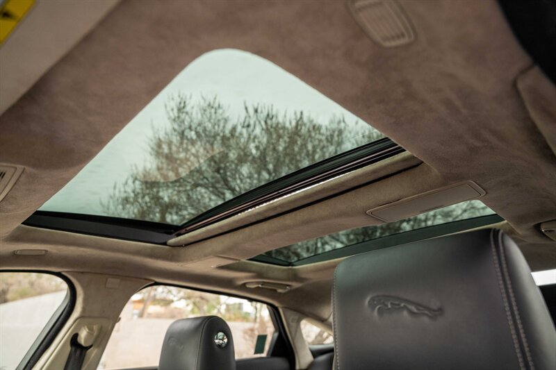 Used 2011 Jaguar XJ L RWD image 11
