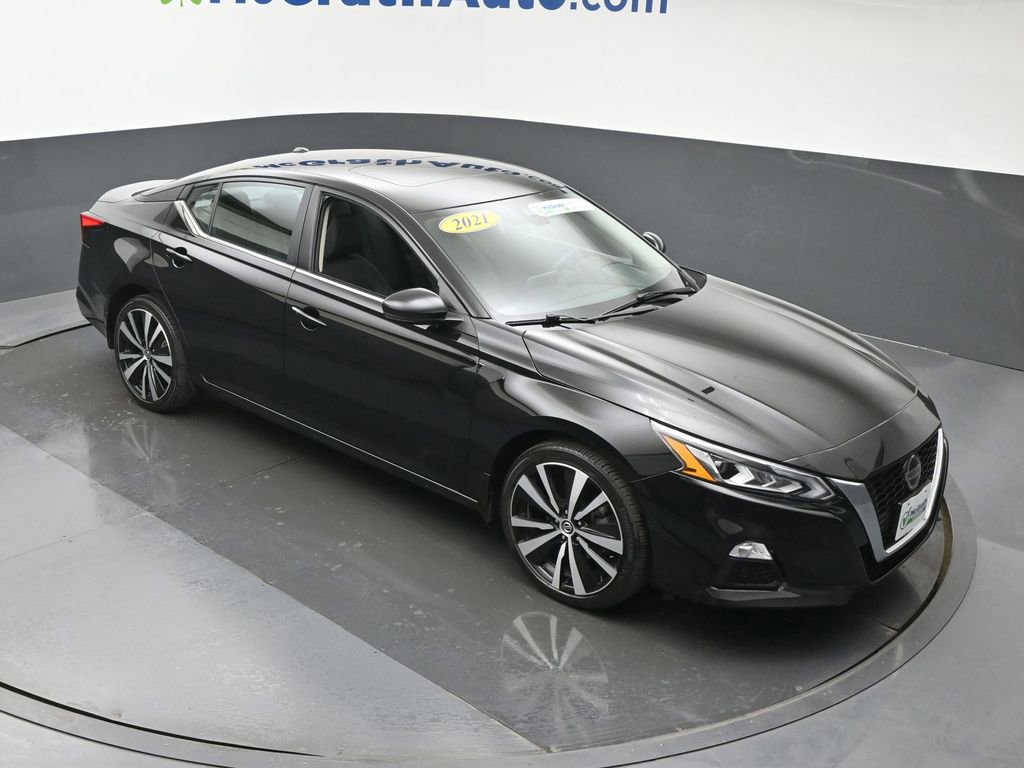 Used 2021 Nissan Altima 2.5 SR w/ SR Premium Package AWD/4WD image 3