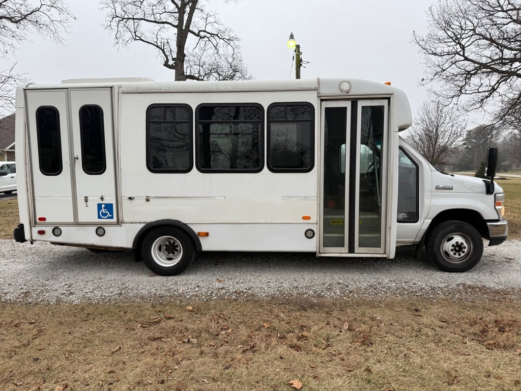 Used 2019 Ford E-450 and Econoline 450 Super Duty w/ Shuttle Bus Prep Package image 5
