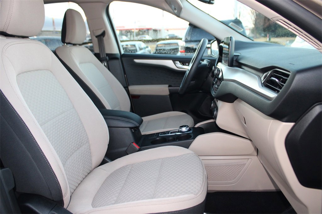 Used 2020 Ford Escape SE image 10