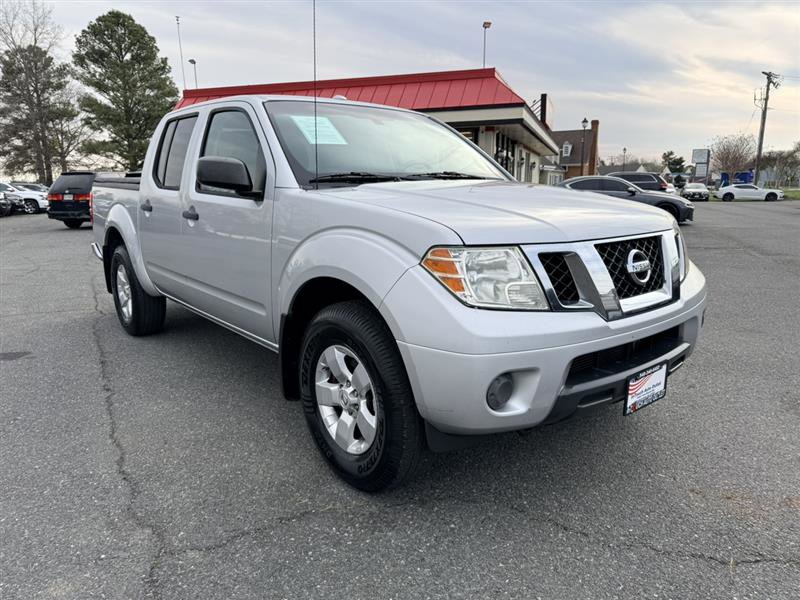 Used 2012 Nissan Frontier SV w/ SV Premium Utility Pkg AWD/4WD image 3