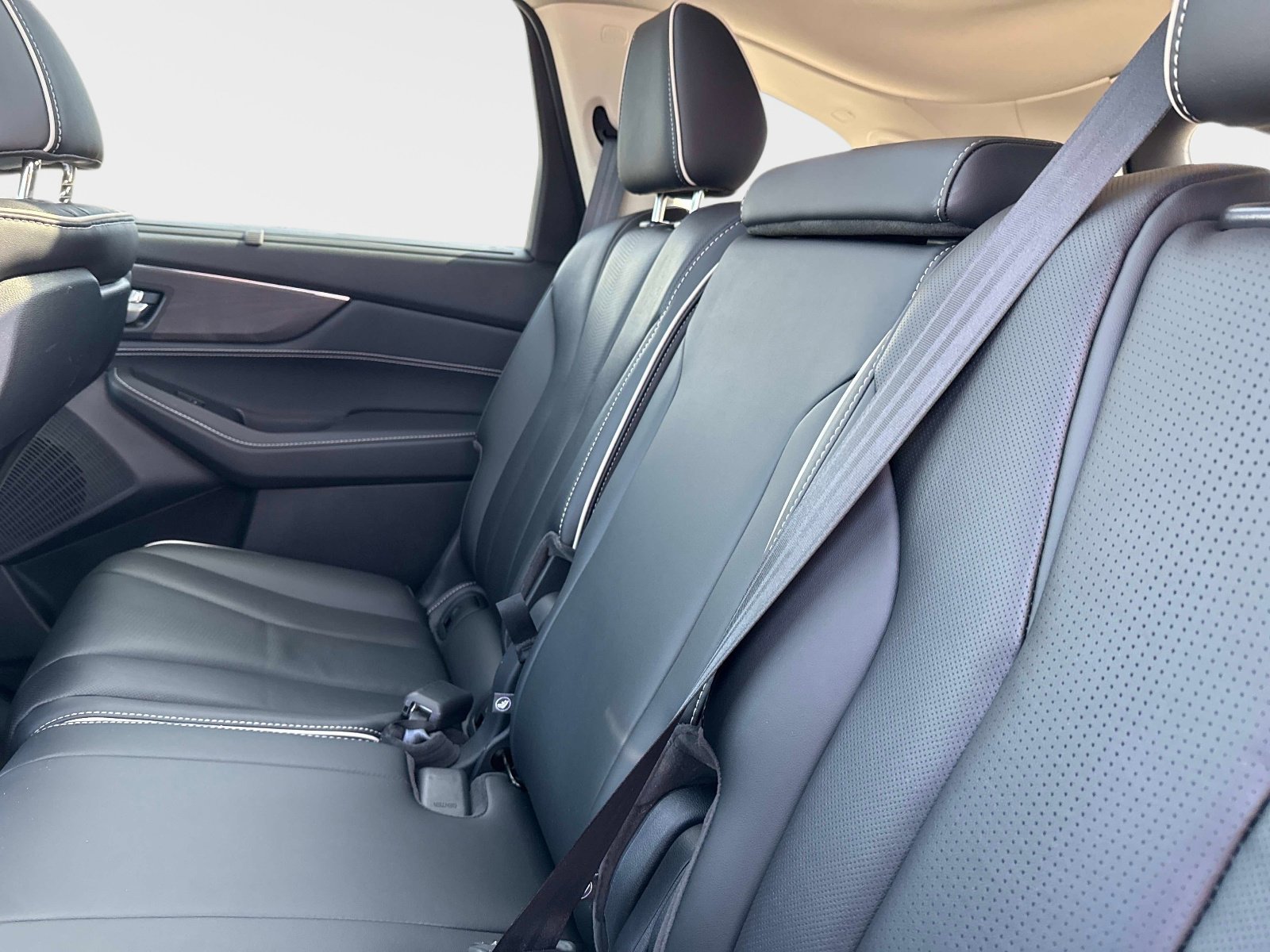 Certified 2024 Acura MDX SH-AWD w/ Advance Package image 13