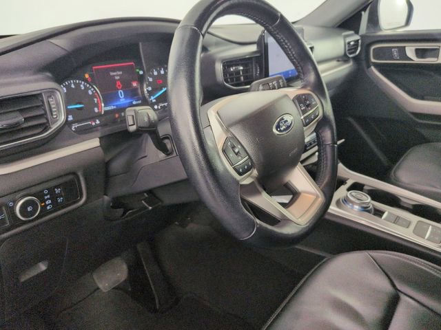 Used 2023 Ford Explorer XLT w/ Equipment Group 202A image 11
