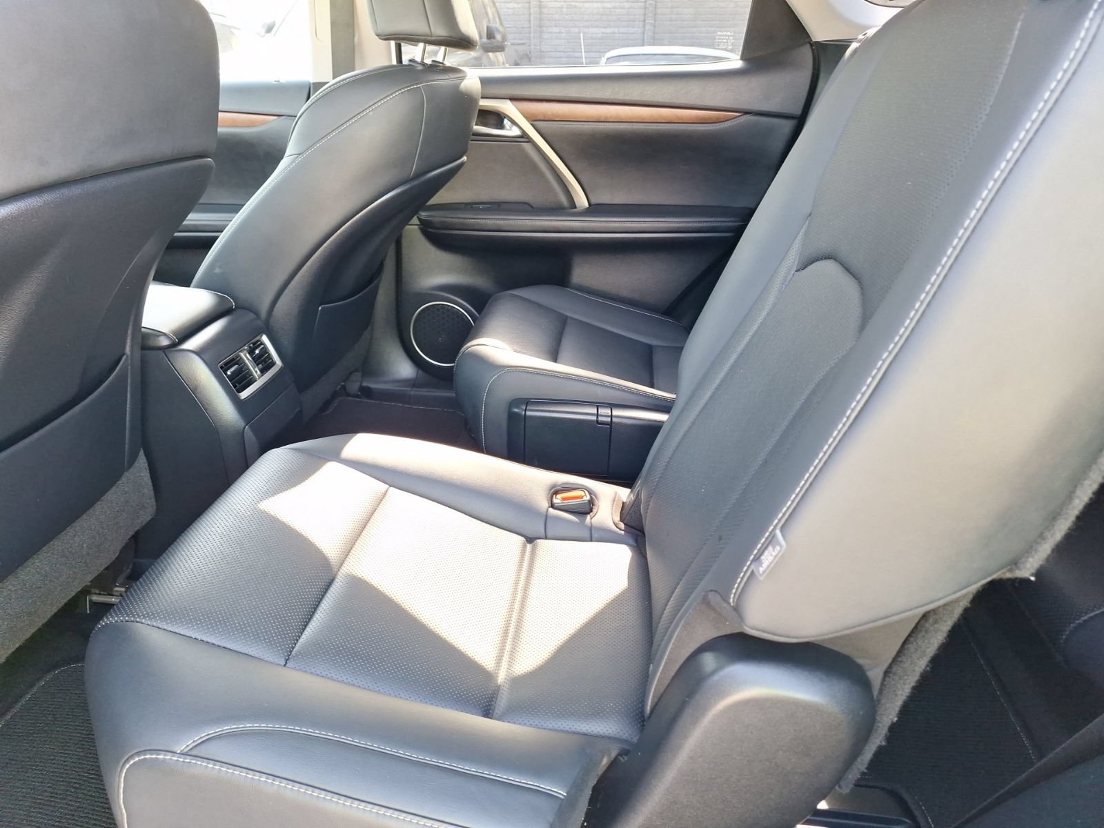 Used 2021 Lexus RX 350L Premium w/ Premium Package AWD/4WD image 29