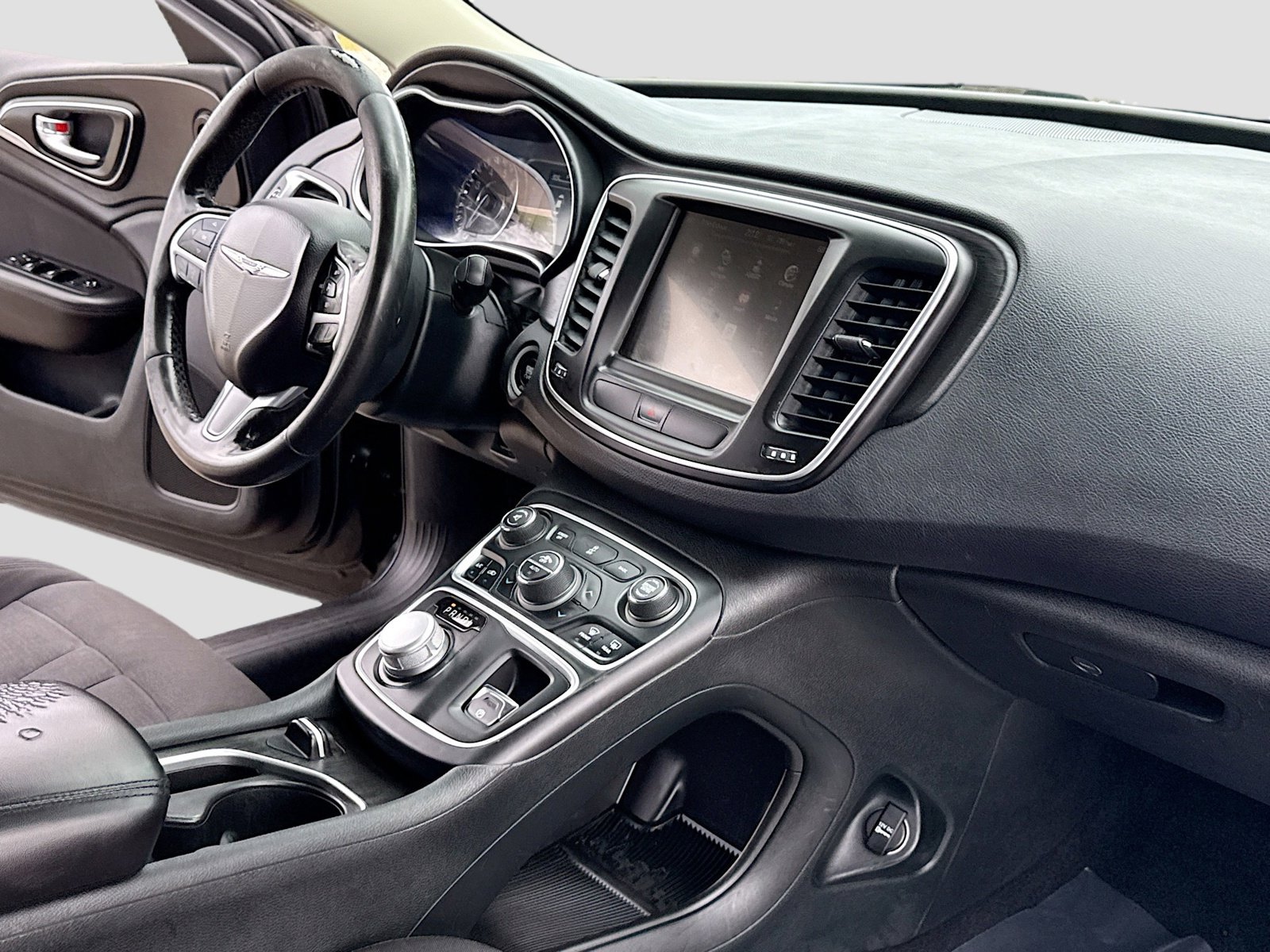 Used 2015 Chrysler 200 Limited w/ Convenience Group FWD image 5
