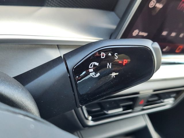 New 2026 Volkswagen Tiguan SE R-Line image 18