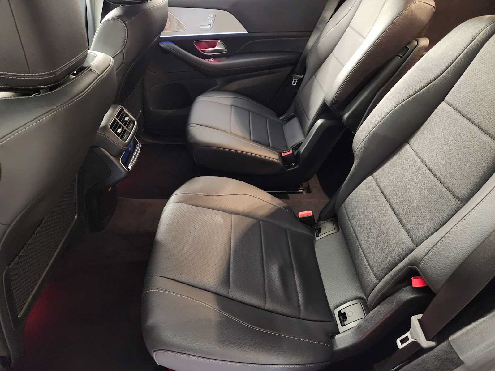Used 2026 Mercedes-Benz GLS 450 4MATIC image 29