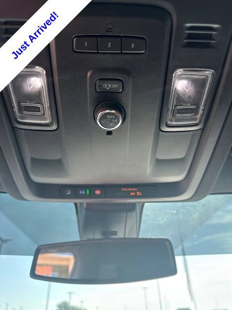 Used 2021 Chevrolet Suburban LT AWD/4WD image 19