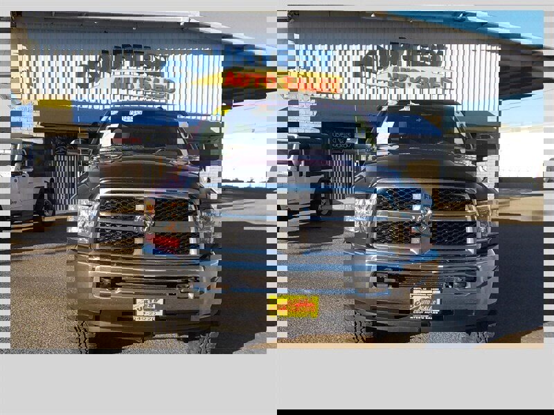 Used 2018 RAM 2500 Tradesman w/ Chrome Appearance Group image 11