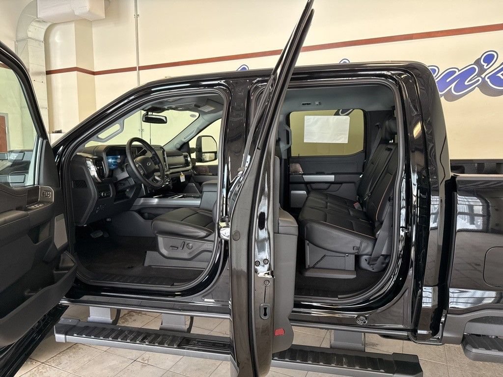 New 2026 Ford F350 Lariat w/ Black Appearance Package AWD/4WD image 12