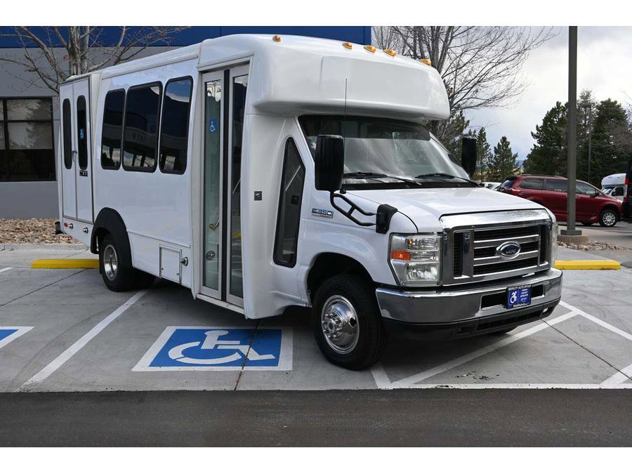 Used 2012 Ford E-350 and Econoline 350 Super Duty w/ Shuttle Bus Prep Pkg RWD image 3