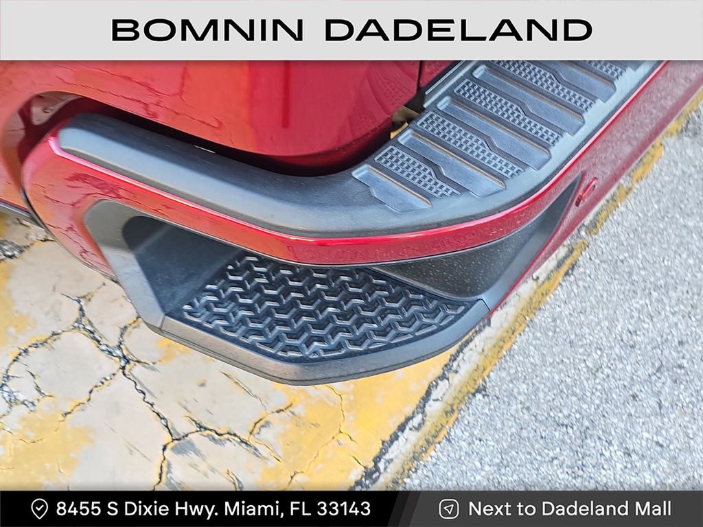 Used 2020 Chevrolet Silverado 1500 High Country w/ Technology Package image 10