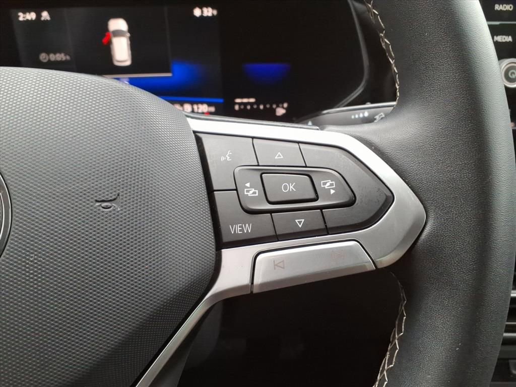 Used 2022 Volkswagen Taos SE w/ Panoramic Sunroof Package image 19