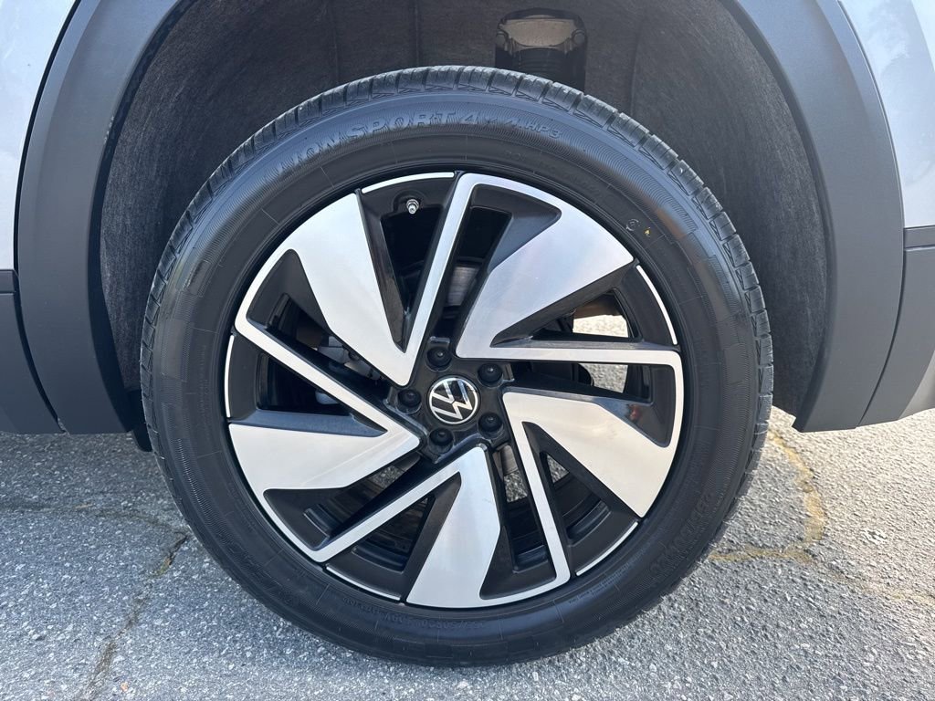 Used 2025 Volkswagen Atlas SE FWD image 29