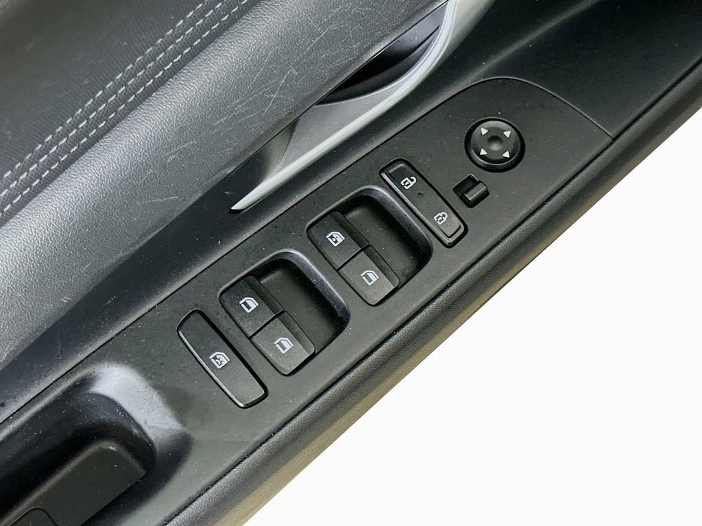 Used 2025 Hyundai Elantra SEL FWD image 20