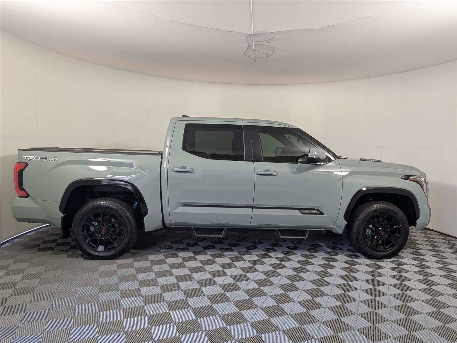 Used 2024 Toyota Tundra Platinum w/ TRD Off-Road Package AWD/4WD image 4