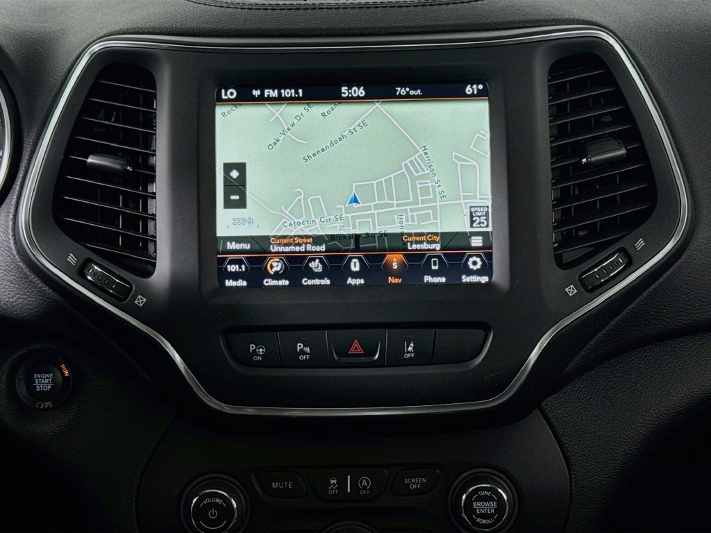 Used 2023 Jeep Cherokee Altitude Lux w/ Lux Elite Package AWD/4WD image 13