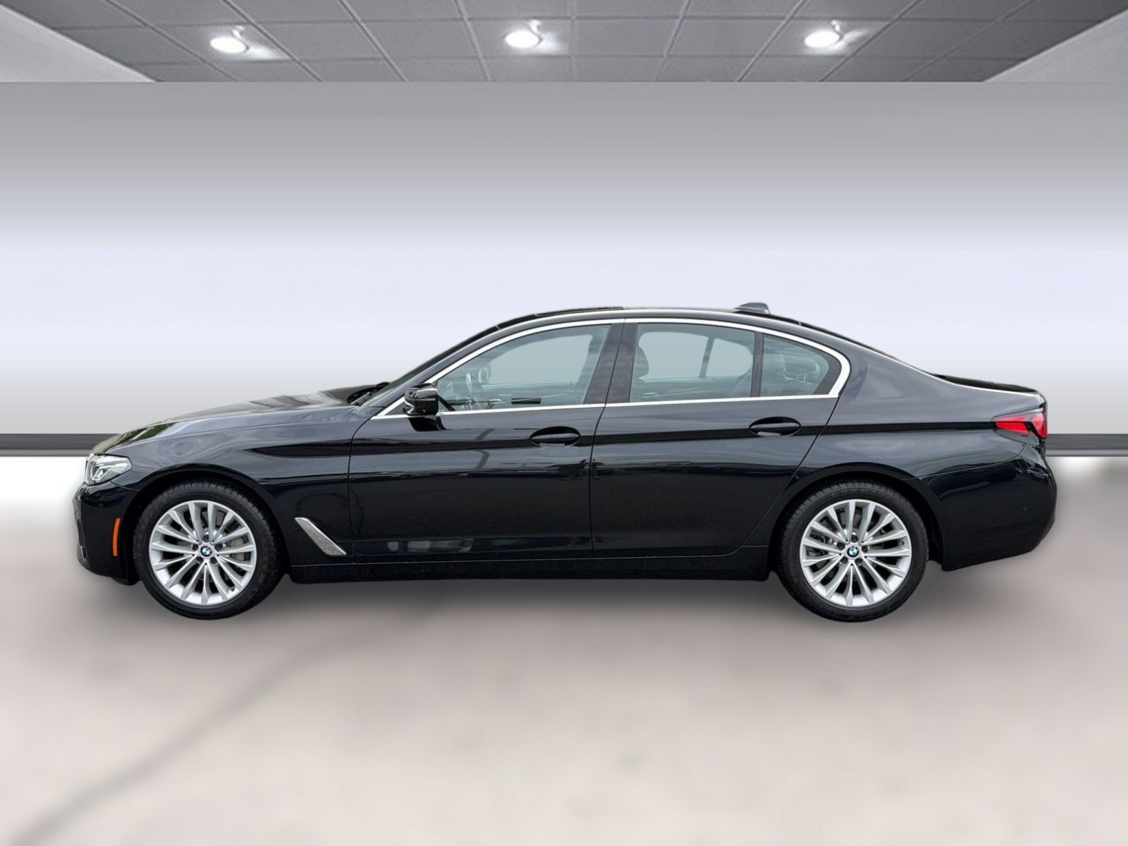 Used 2021 BMW 530i RWD image 2