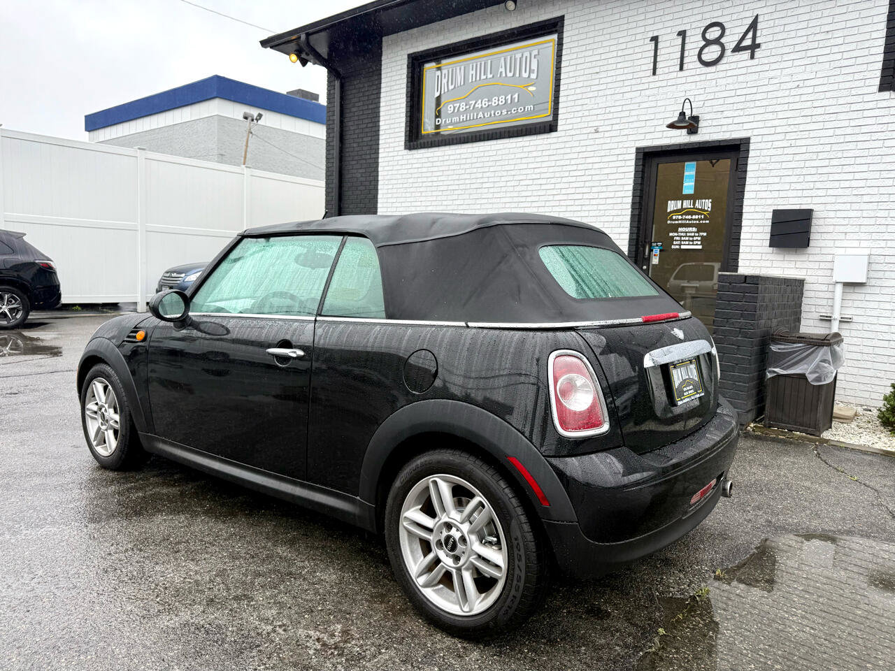 Used 2011 MINI Cooper Convertible image 3