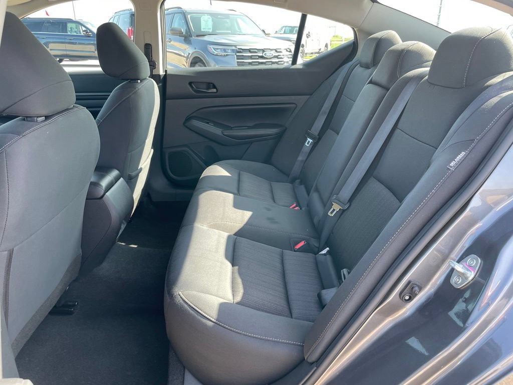 Used 2024 Nissan Altima 2.5 SV FWD image 8