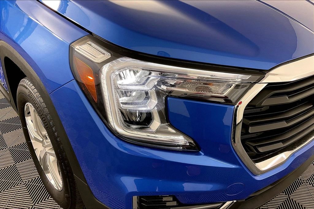 Used 2024 GMC Terrain SLE image 39
