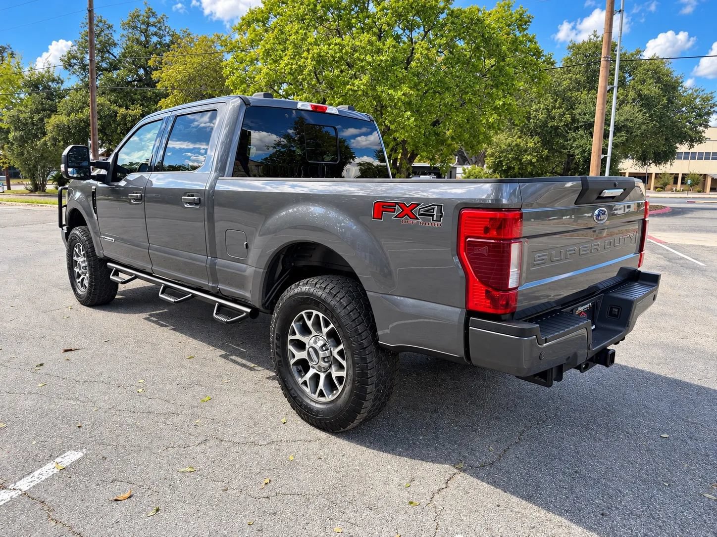 Used 2021 Ford F250 Lariat w/ FX4 Off-Road Package AWD/4WD image 8