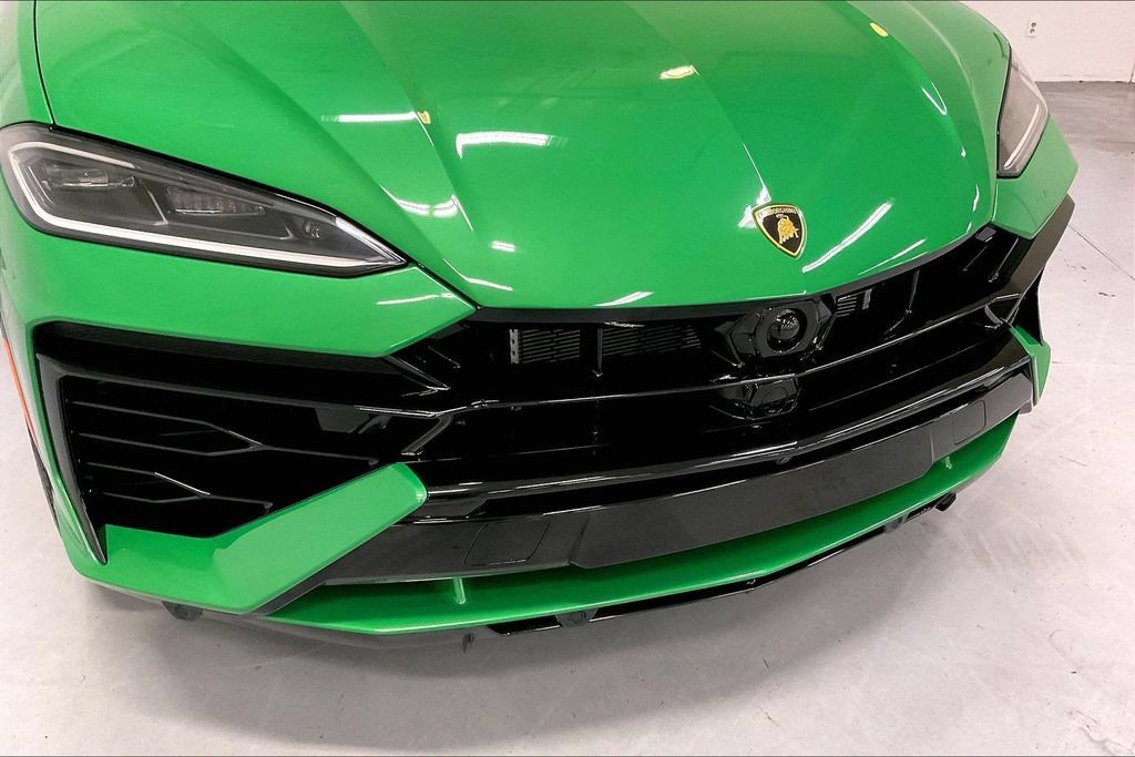 Used 2025 Lamborghini Urus SE AWD/4WD image 32