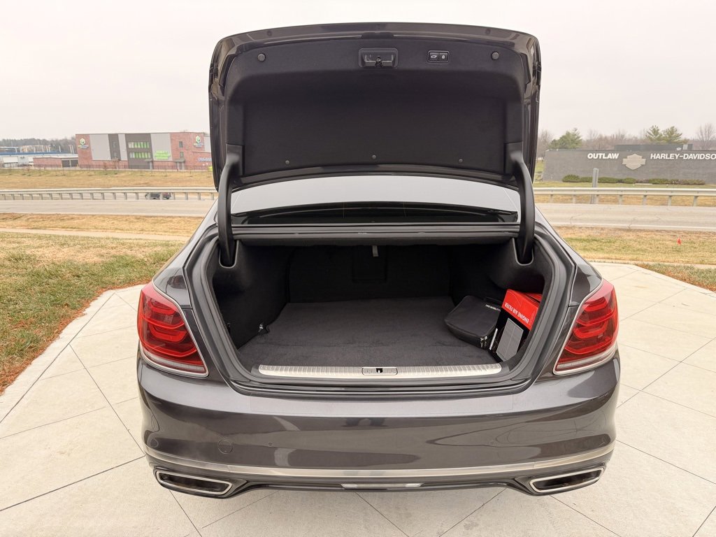 Used 2020 Kia K900 Luxury image 35