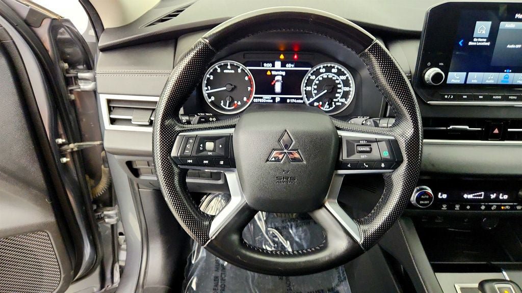 Used 2022 Mitsubishi Outlander SE AWD/4WD image 12