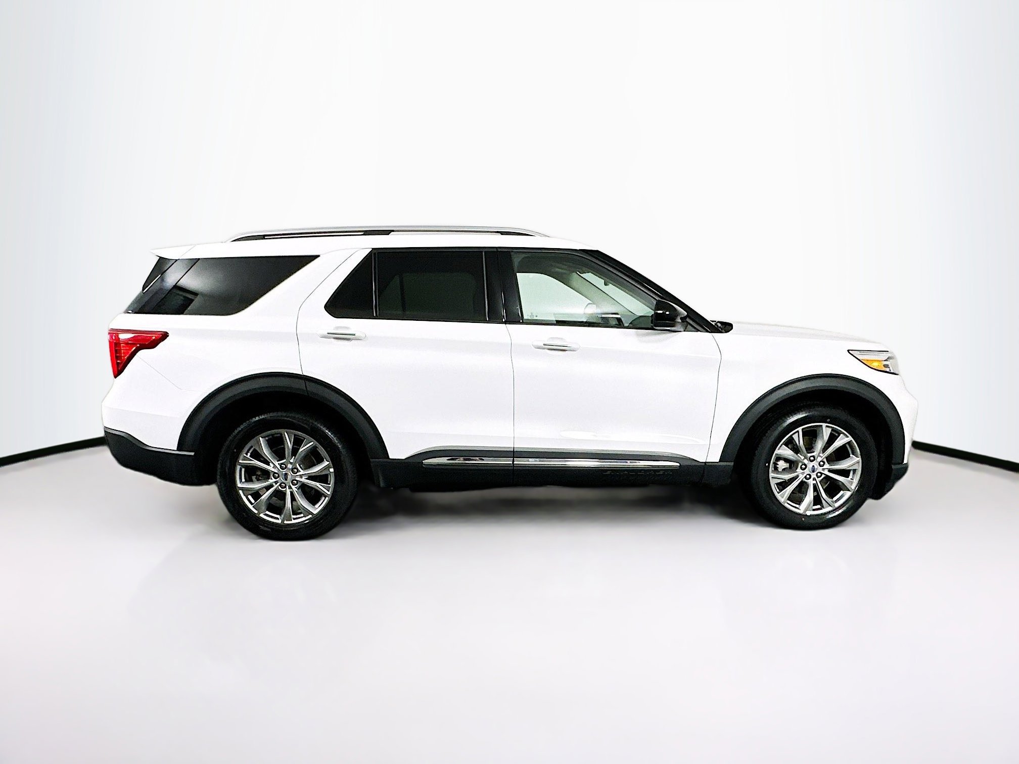 Used 2023 Ford Explorer Limited image 10