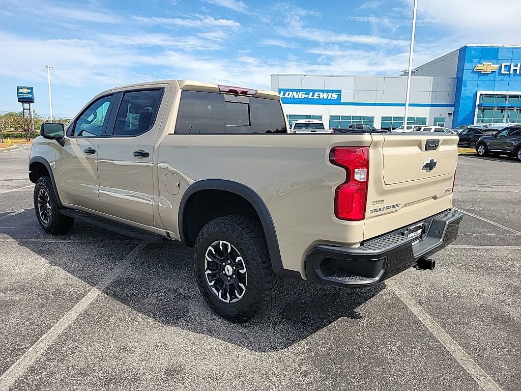 Used 2023 Chevrolet Silverado 1500 ZR2 AWD/4WD image 5