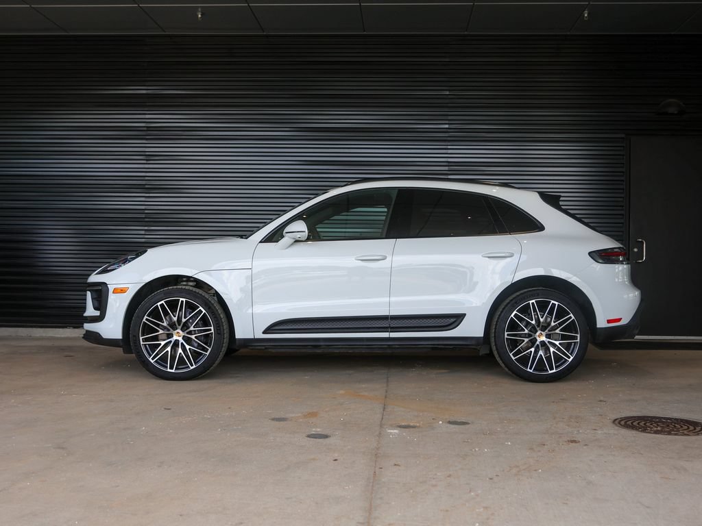 Certified 2026 Porsche Macan AWD/4WD image 2