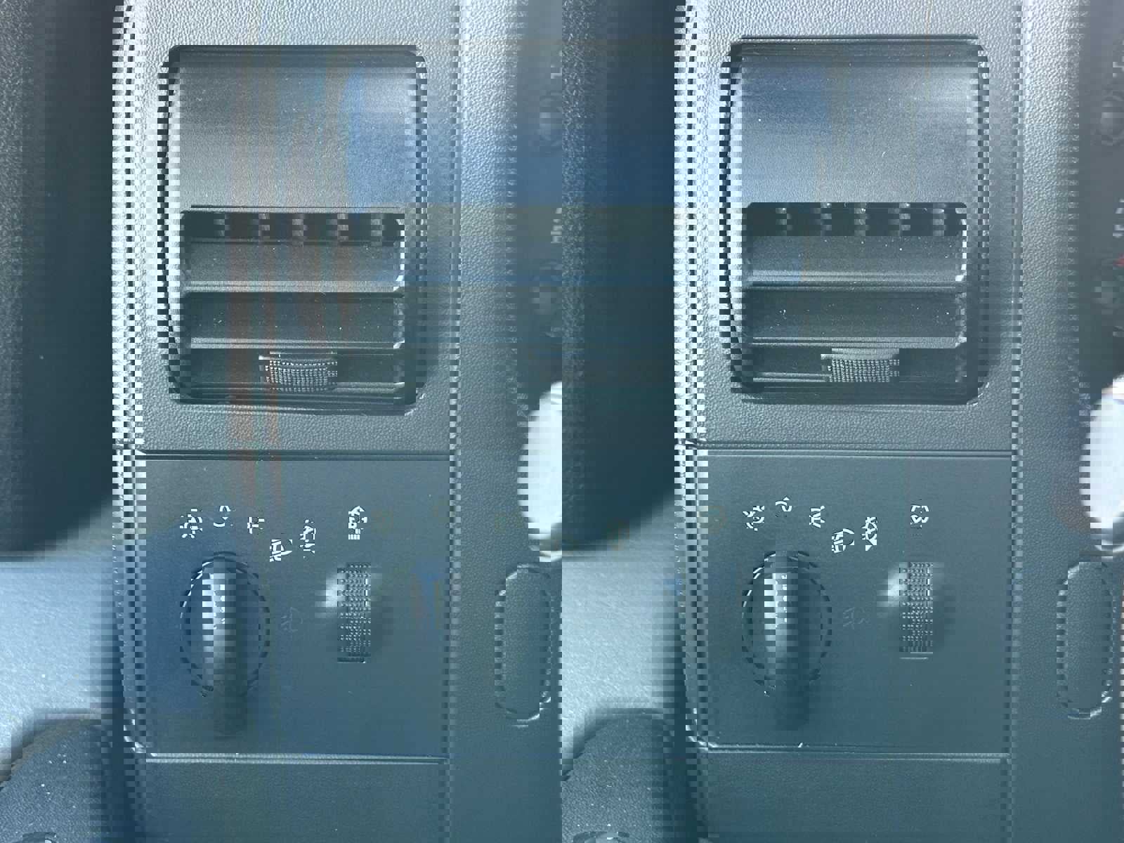 Used 2006 Ford F350 Lariat image 29