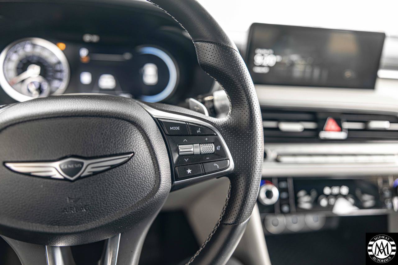 Used 2025 Genesis G70 2.5T RWD image 11