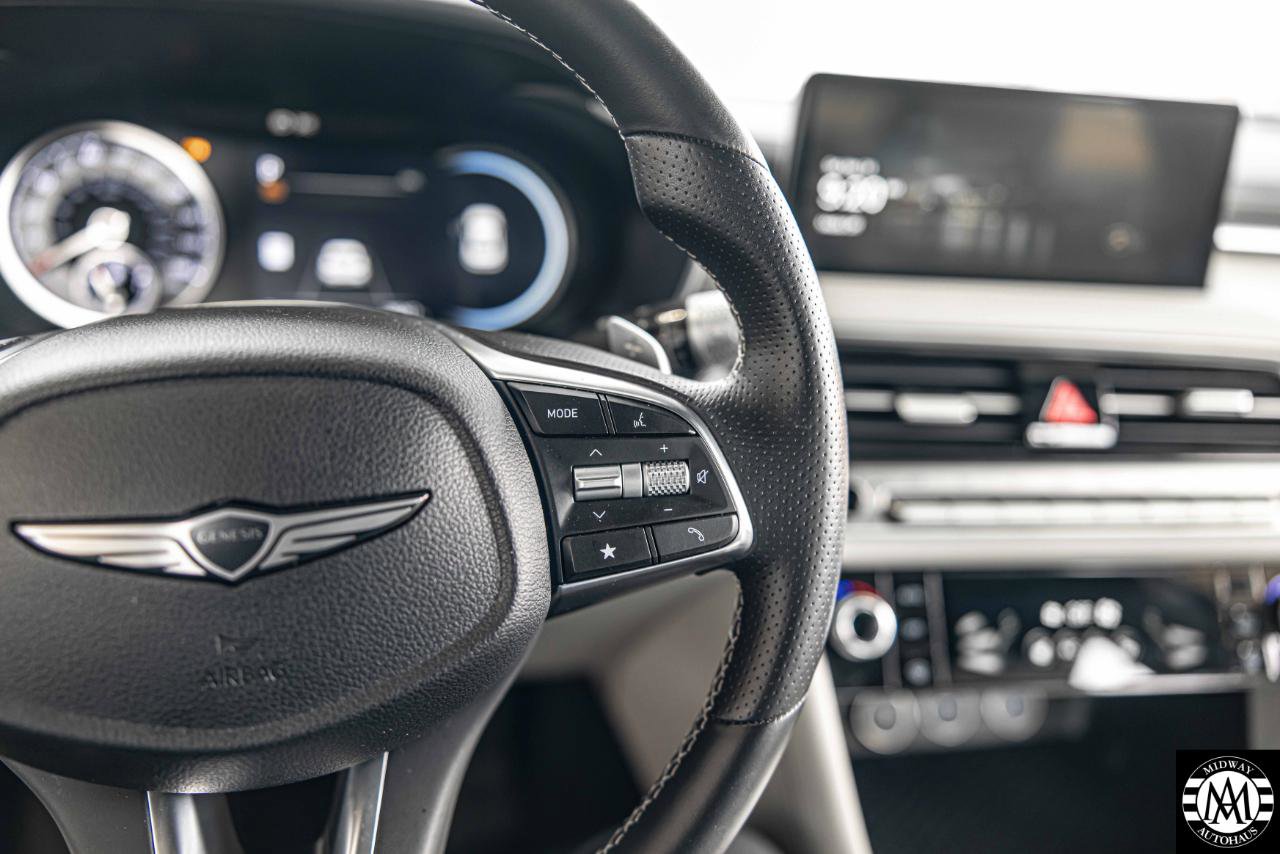 Used 2025 Genesis G70 2.5T RWD image 11