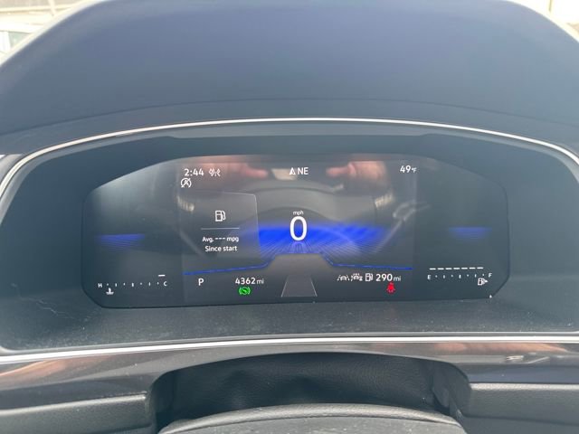 Certified 2024 Volkswagen Tiguan SE w/ Panoramic Sunroof Package image 21