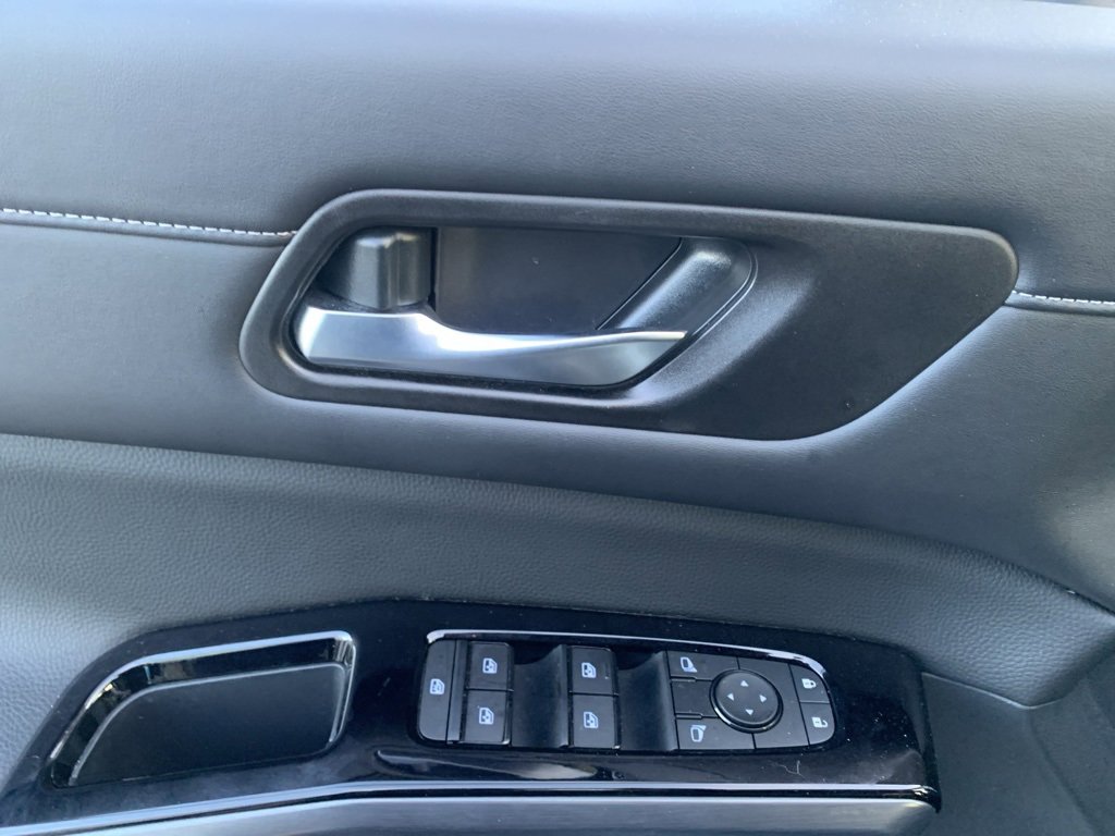 Used 2023 Nissan Pathfinder SL image 10