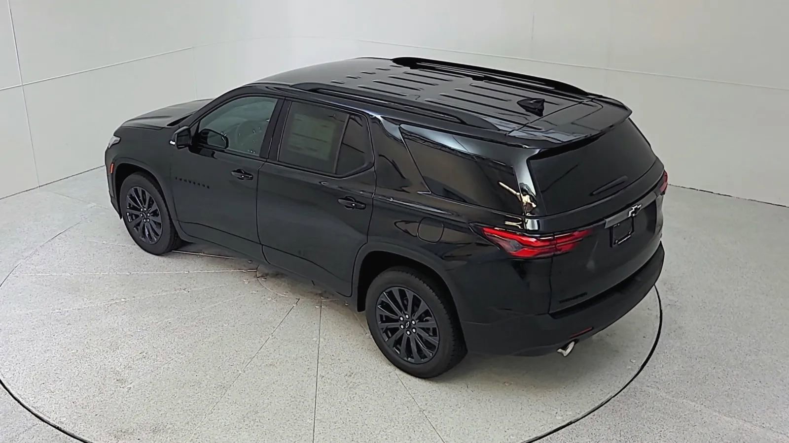 Used 2023 Chevrolet Traverse RS image 46